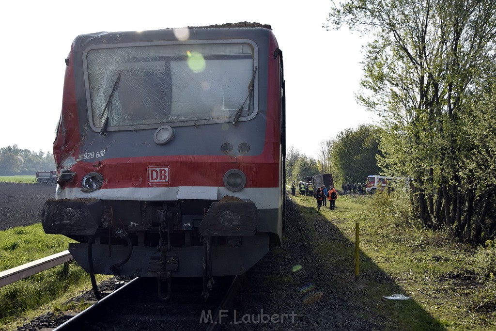 Schwerer VU LKW Zug Bergheim Kenten Koelnerstr P054.JPG - Miklos Laubert